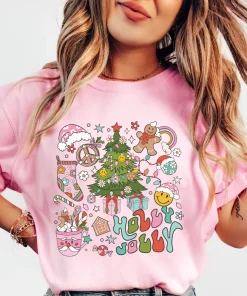 Women’s Soft Oversized Short-Sleeve Printed Comfort Colors Holly Jolly Doodle T-Shirt – Unisex Cotton Casual Everyday Graphic Apparel with Christmas Design