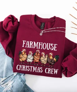 Farmhouse Christmas Crew Sweatshirt, Christmas Chicken Crewneck, Xmas Lights Chicken Shirt, Funny Holiday Farm Outfit, Country Farmer Christmas Sweater, Festive Santa Chicken Graphic Jumper, Cute Farm Animal Christmas Gift for Women & Men